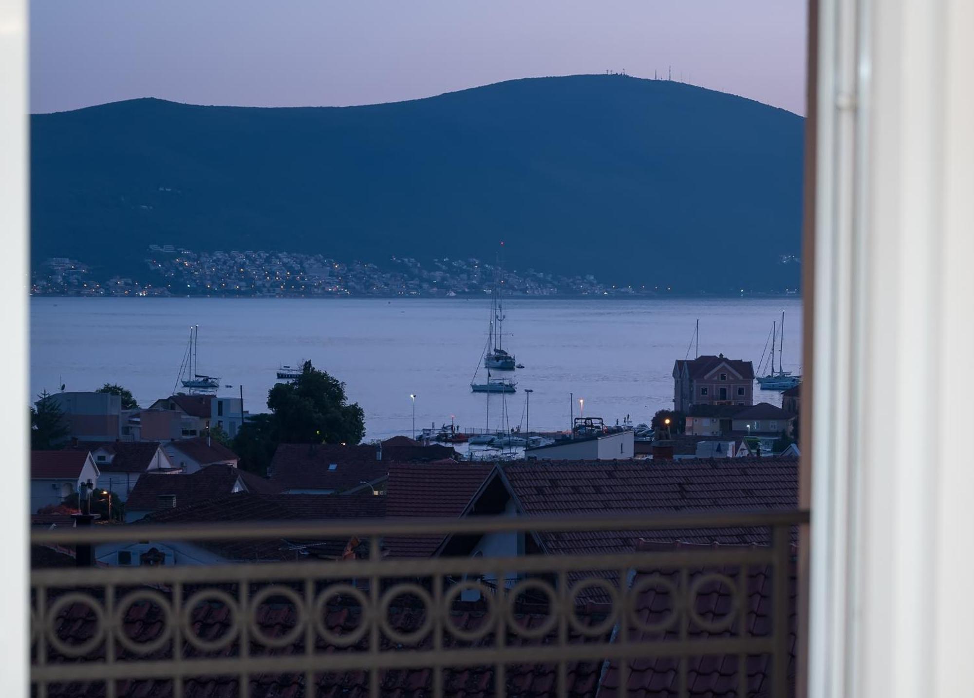 Luxury Apartments Ivanovic Tivat Kültér fotó