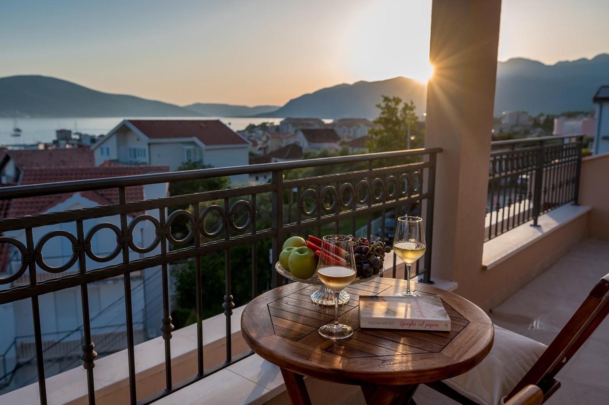 Luxury Apartments Ivanovic Tivat Kültér fotó